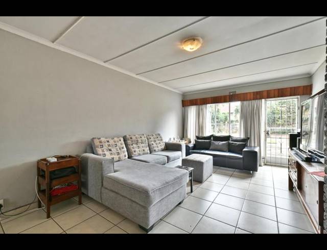 5 BEDROOM HOUSE FOR SALE IN ALBEMARLE